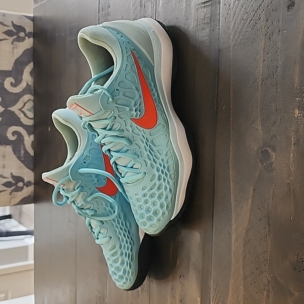 Nike Zoom Cage 3 Women's Tennis Court Shoe - Light Blue- size 9.5 US